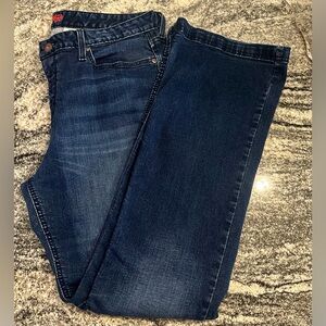 Cinch Linden Women’s Boot it Jeans. Size 33/15. Very good condition!